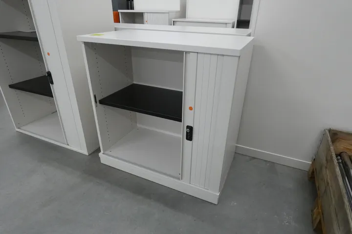 1x Sideboard Maße in cm: ca. 80 x 44 x 80